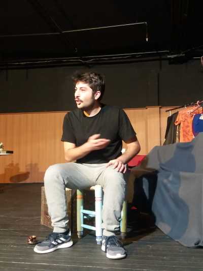 ÜÇ YAŞAM BİR ÖYKÜ